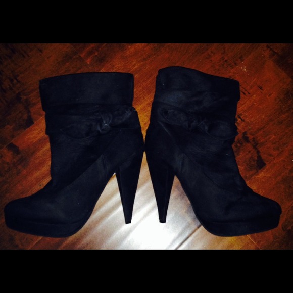 Gorgeous Black Ankle Boots