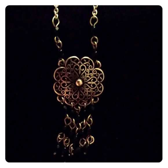 Flower pendant Brighton necklace