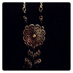 Flower pendant Brighton necklace