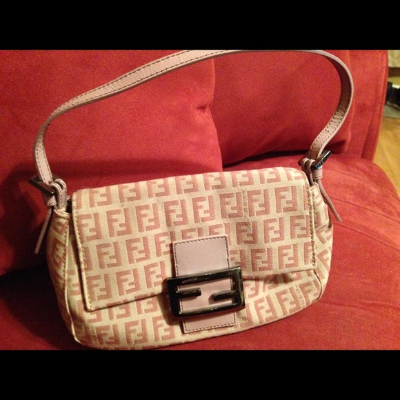 FENDI Handbags - Fendi Zucca baguette