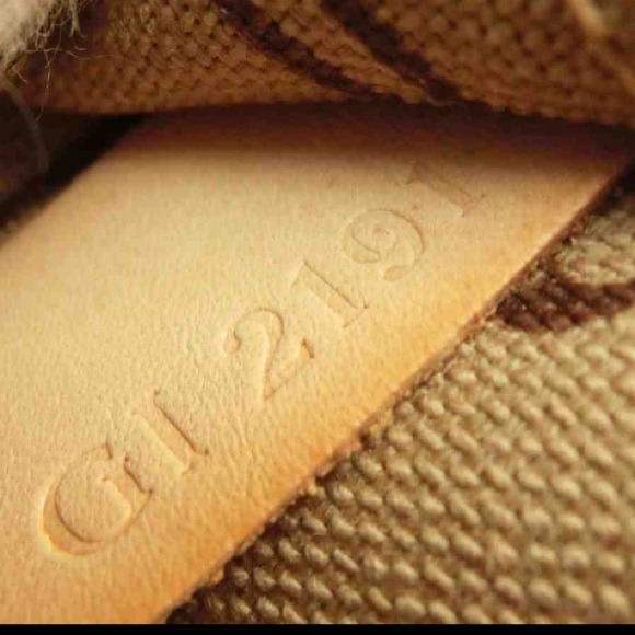 (((((( SOLD))))). Louis Vuitton Monogram - Picture 3 of 4