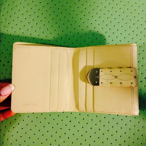 Michael Kors Wallet - Picture 4 of 4