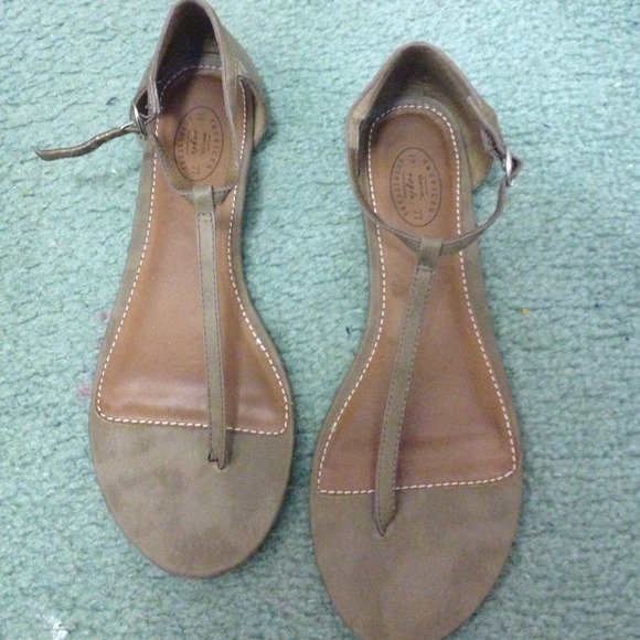 AMERICAN EAGLE SANDALS BRAND NEW