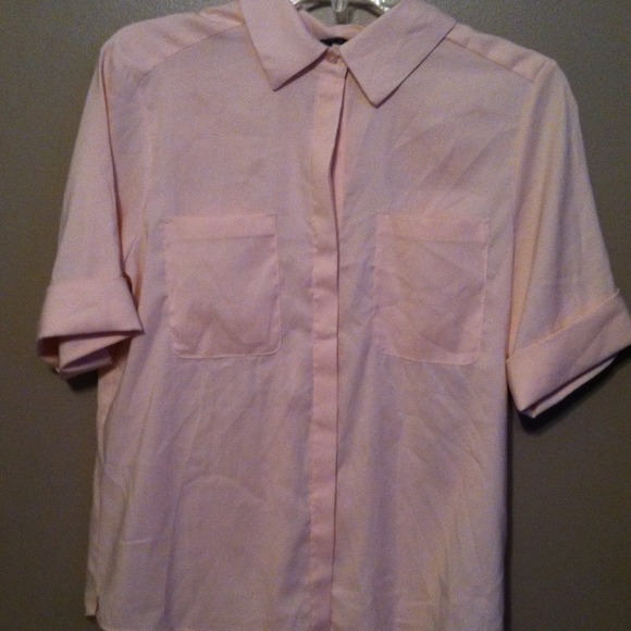 Express Light peach button up top. 🌷