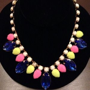 Statement necklace