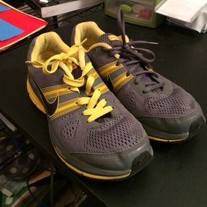 Nike Men's Livestrong shoes