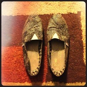 Toms shoes