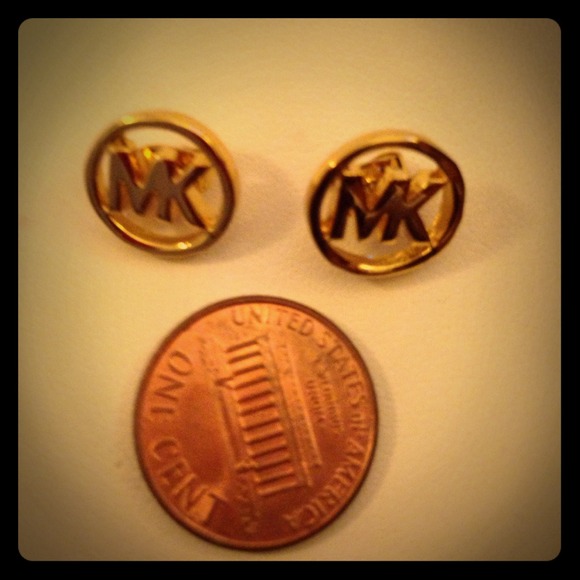 🚫SOLD!!✨BEAUTIFUL MK EARING✨