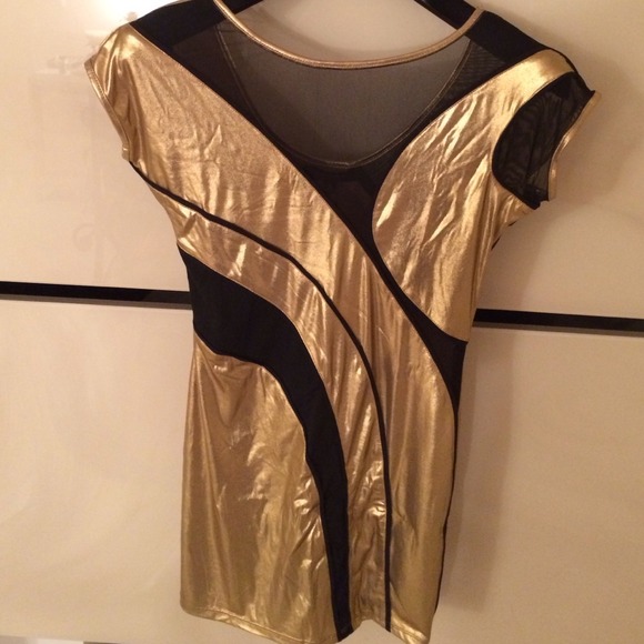 Dresses & Skirts - SOLD!! Gorgeous Metallic Gold Dress