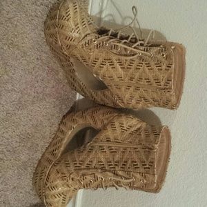 Open sole wedge booties