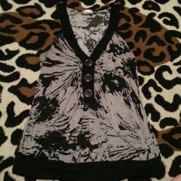 Grey and black top