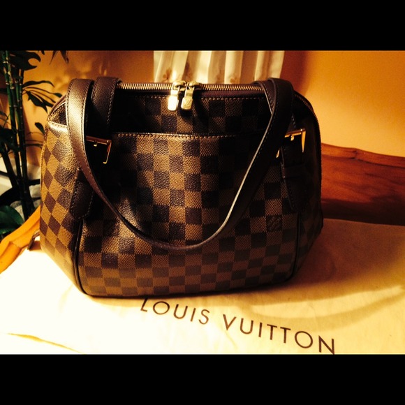*****HOLD****Authentic Louis Vuitton Belem MM.