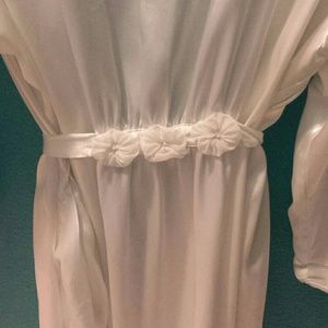 ***ON HOLD until 4 /4 Oscar Dela Renta silk robe