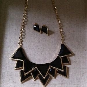 Geometric Statement Resin Necklace Set