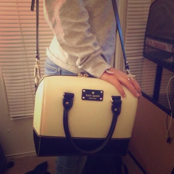 ✨Host pick ✨Kate spade leather cross body handbag