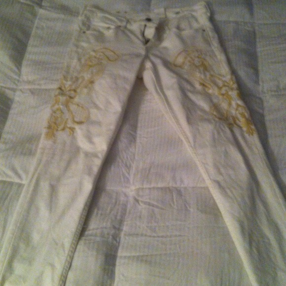 REDUCED TO $8. Beige embroided HM skinny jeans