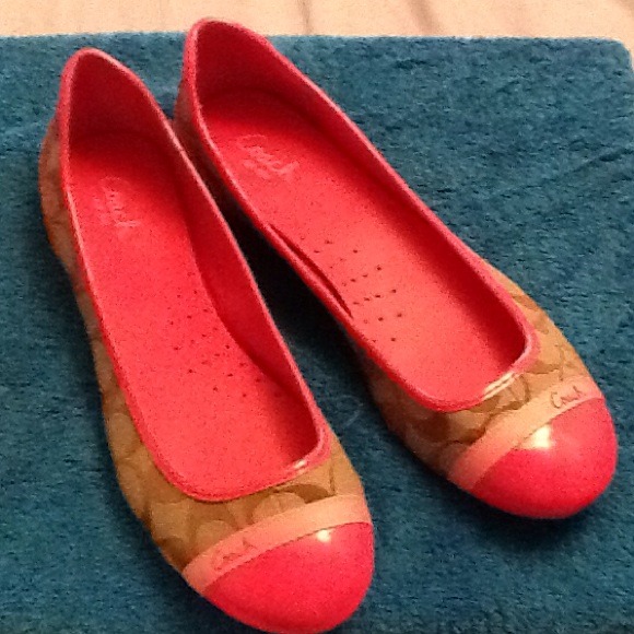 CLEARANCE ITEM Authentic  Coach shoes
