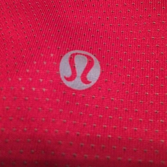 Lululemon tee