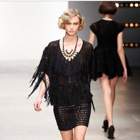 MarkFast Fringed Short Sleeve Top A (S-M) - Picture 4 of 4