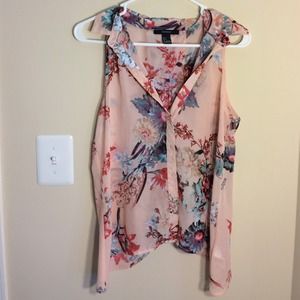 Final sale! Sleeveless floral blouse