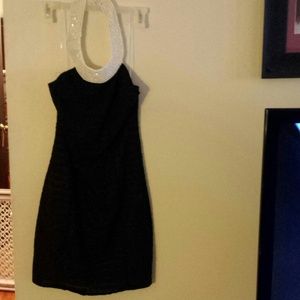 Short party dress, fits great on the body