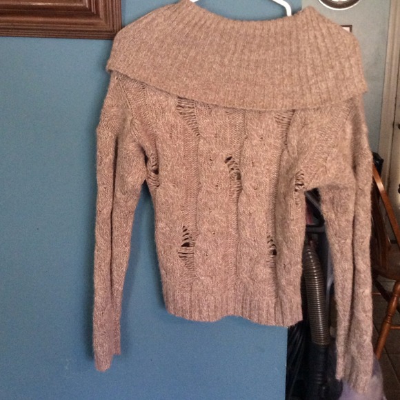Sweater!!! - Picture 2 of 2