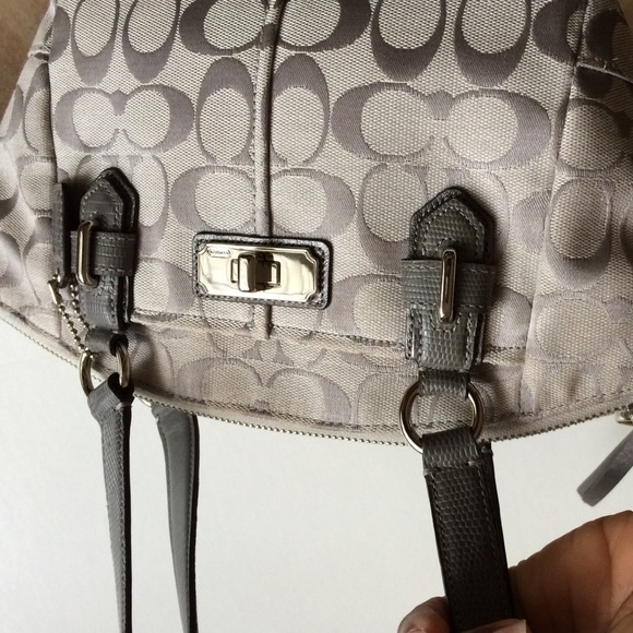 💯 Authentic mini Coach handbag - Picture 2 of 7