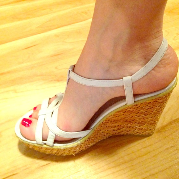 Guess wedges