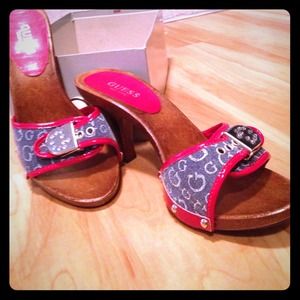 Adorable guess clogs!