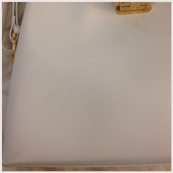 HP White Ferragamo bag - Picture 4 of 4
