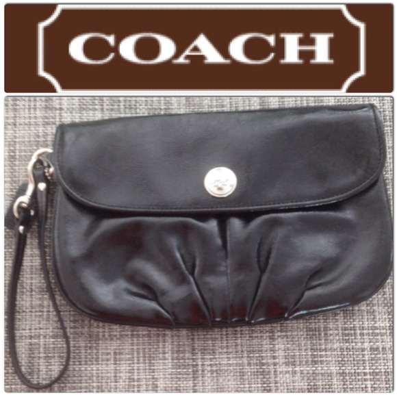 Coach Clutches & Wallets - TEMPORARY PRICE✂️ NEW COACH CLUTCH