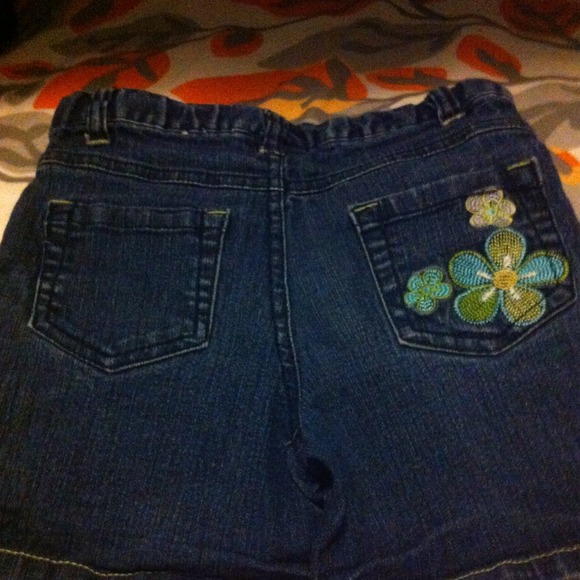 Girls 4T dark denim shorts - Picture 2 of 2