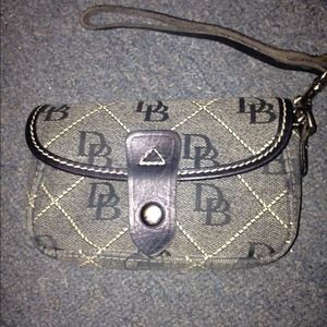 Dooney & Bourke wristlet