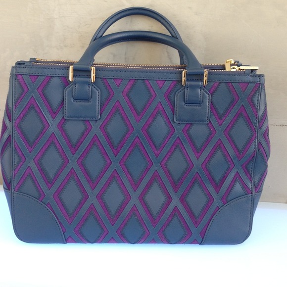 💢SOLD on Ebay💢Authentic Tory Burch LG Patchwork! - Picture 2 of 4