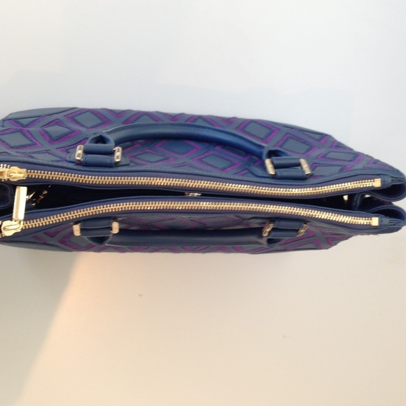 💢SOLD on Ebay💢Authentic Tory Burch LG Patchwork! - Picture 3 of 4