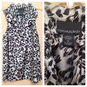 100% Silk animal pattern blouse 💗