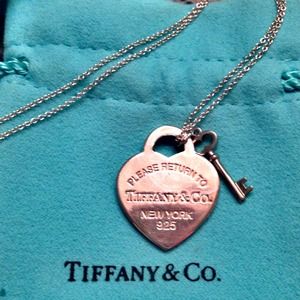 💥REDUCED💥 Tiffany Heart Tag with Key Pendant!!