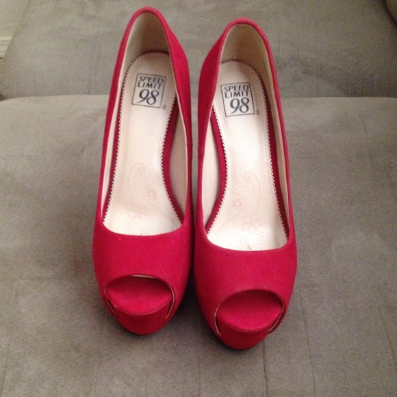 Red high heels(speedlimit 98)