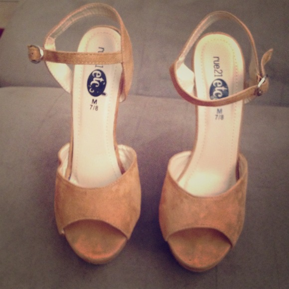 Wedges, rue 21
