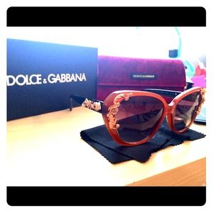 Dolce & Gabbana Accessories - **LAST CHANCE!!!! D&G tortoise shell sunglasses Dolce & Gabbana Accessories - **LAST CHANCE!!!! D&G tortoise shell sunglasses