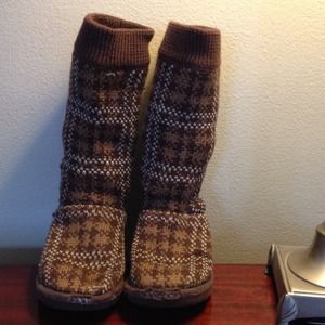 💢Hold @kas065💢Ugg boots girls size 11