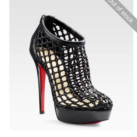I need these! Tag me 6.5 Christian Louboutin