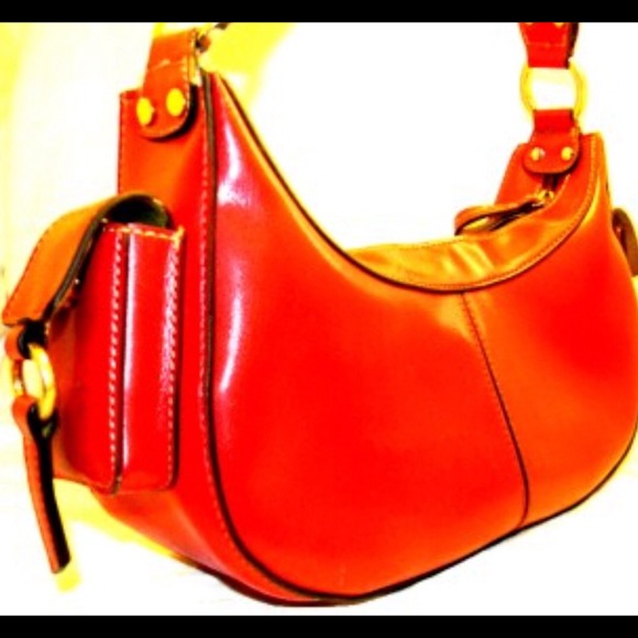 New beautiful red stylish shoulder bag - Picture 3 of 3
