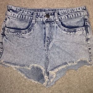 H&M acid wash high waisted shorts