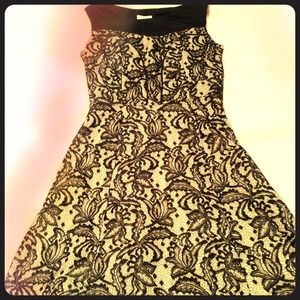 Beige lace dress!
