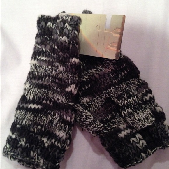 Fingerless knit gloves - Picture 2 of 3