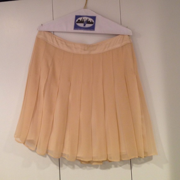Pleated skirt