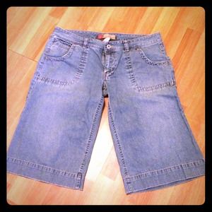 🔴SOLD🔴Old Navy Denim Capris