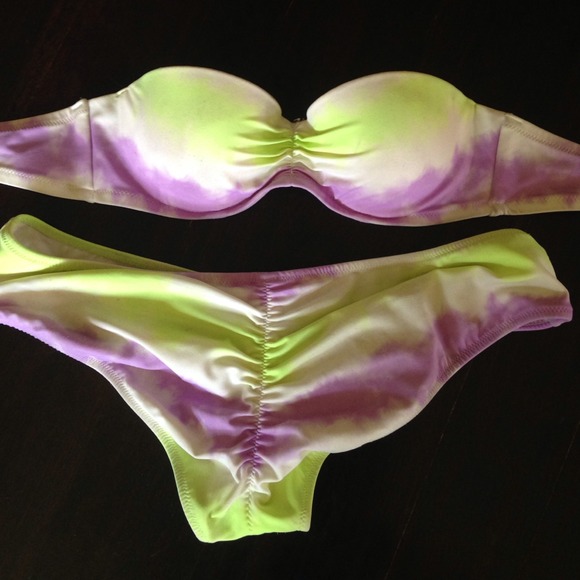 VS  swimwear scrunch butt & push-up bandeau