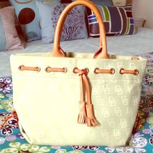 Dooney & Bourke